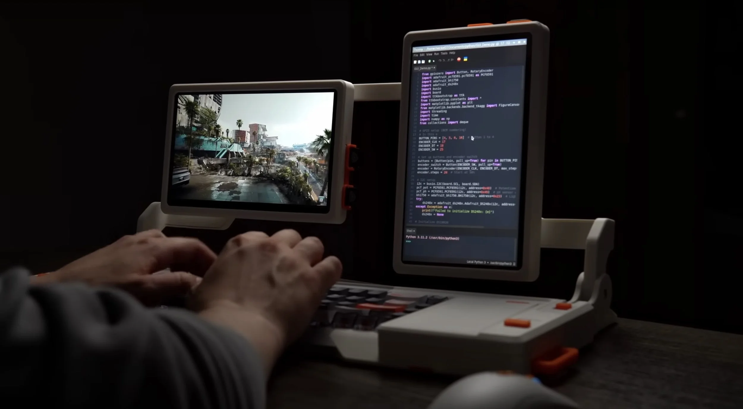 The cyberdeck computers with a DI-DA-CE double screen is a retro raspberry masterpiece
